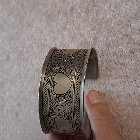 Vintage Etched Heart Cuff Bracelet Boho Cottagecore Native - Picture 2 of 4